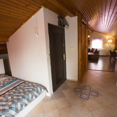 Artura Suite's Appart hôtel 2*