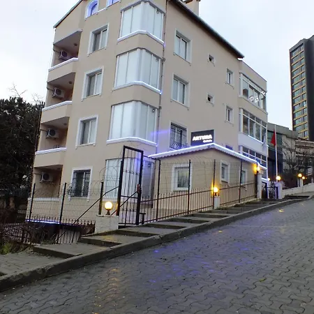 アパートホテル Artura Suite's 2*