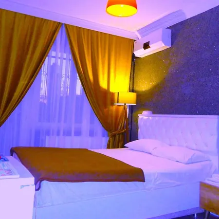 アパートホテル Artura Suite's 2*