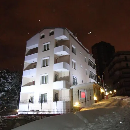 Artura Suite's アパートホテル