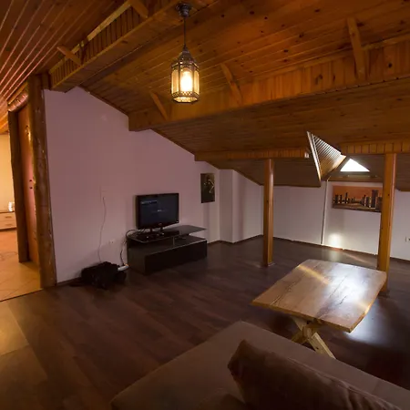 Artura Suite's アパートホテル