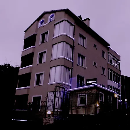 Artura Suite's アパートホテル 2*