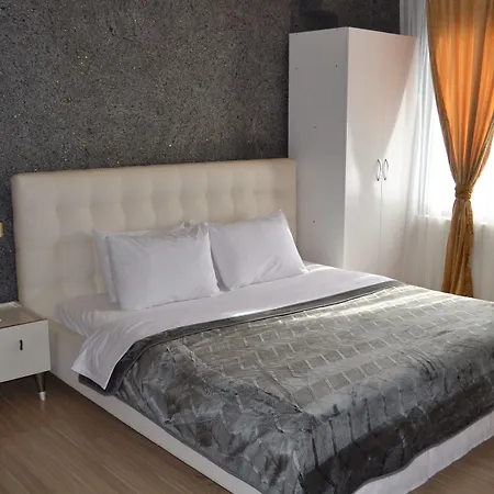 Aparthotel Artura Suite's