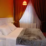 Artura Suite's 2* Sarigazi