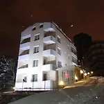 Artura Suite's Апарт-отель