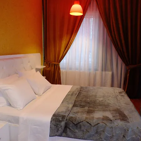 Artura Suite's 2* Sarigazi
